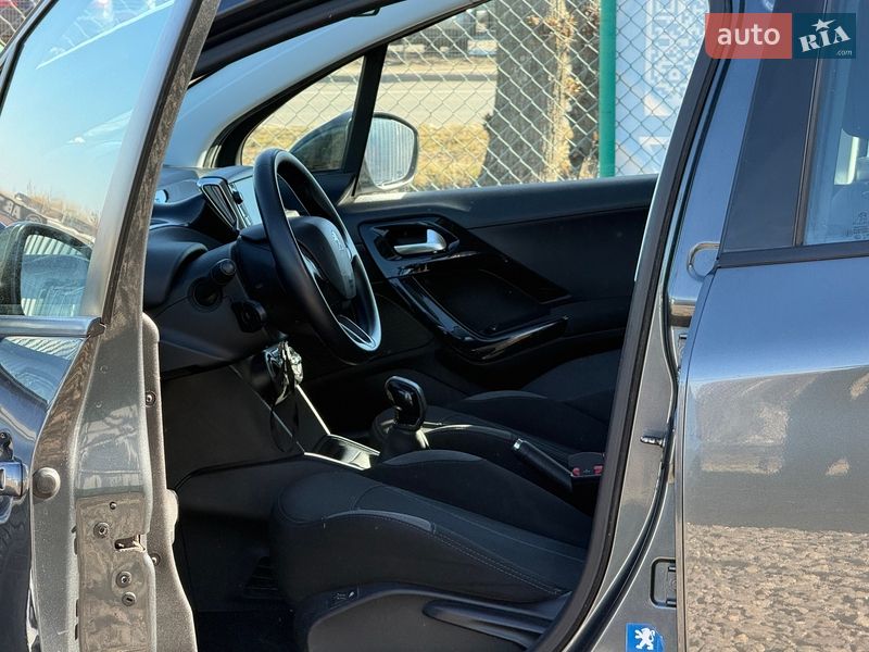 Хэтчбек Peugeot 208 2012 в Виннице