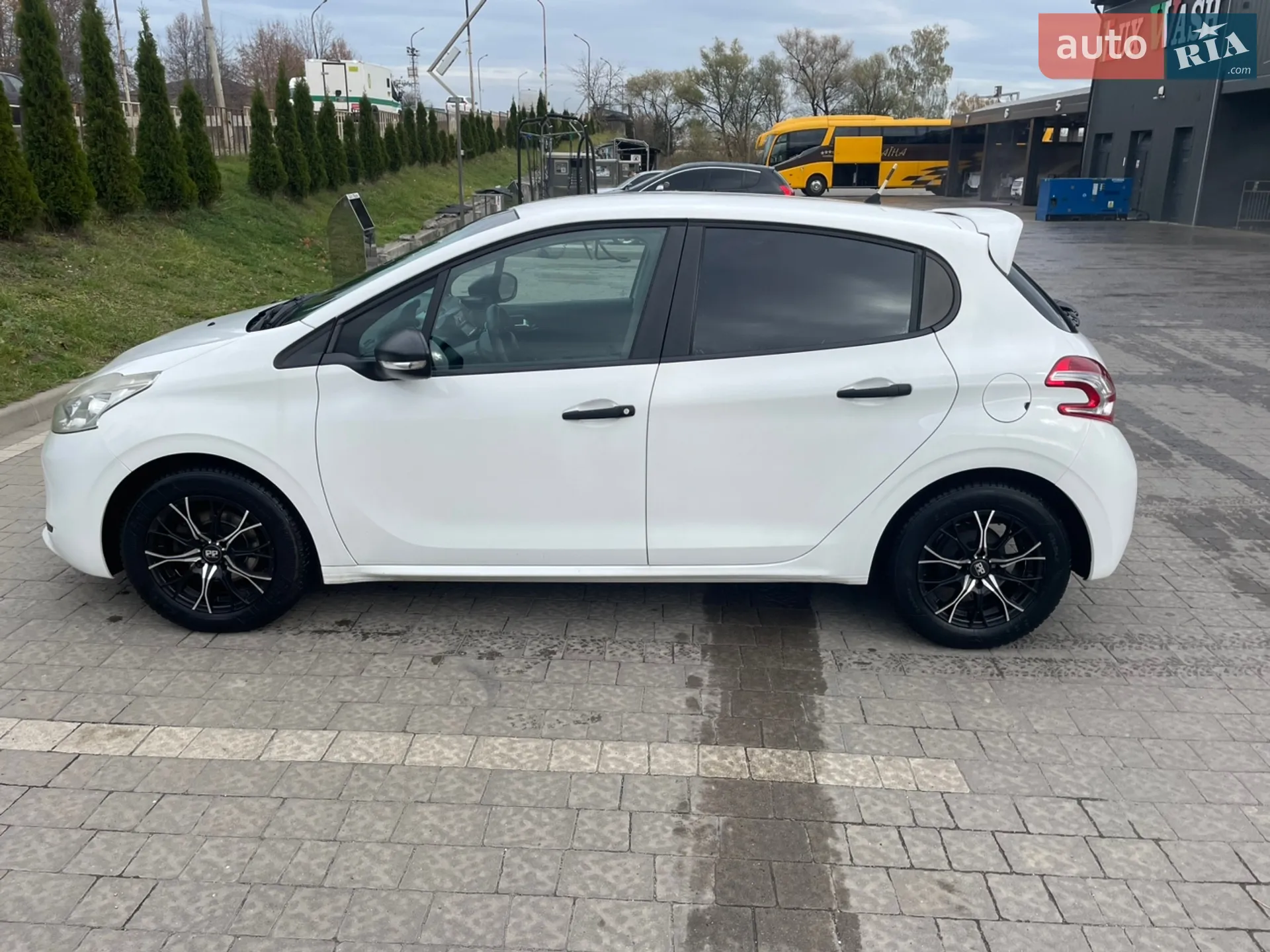 2013 Peugeot 208 - мініатюра 2