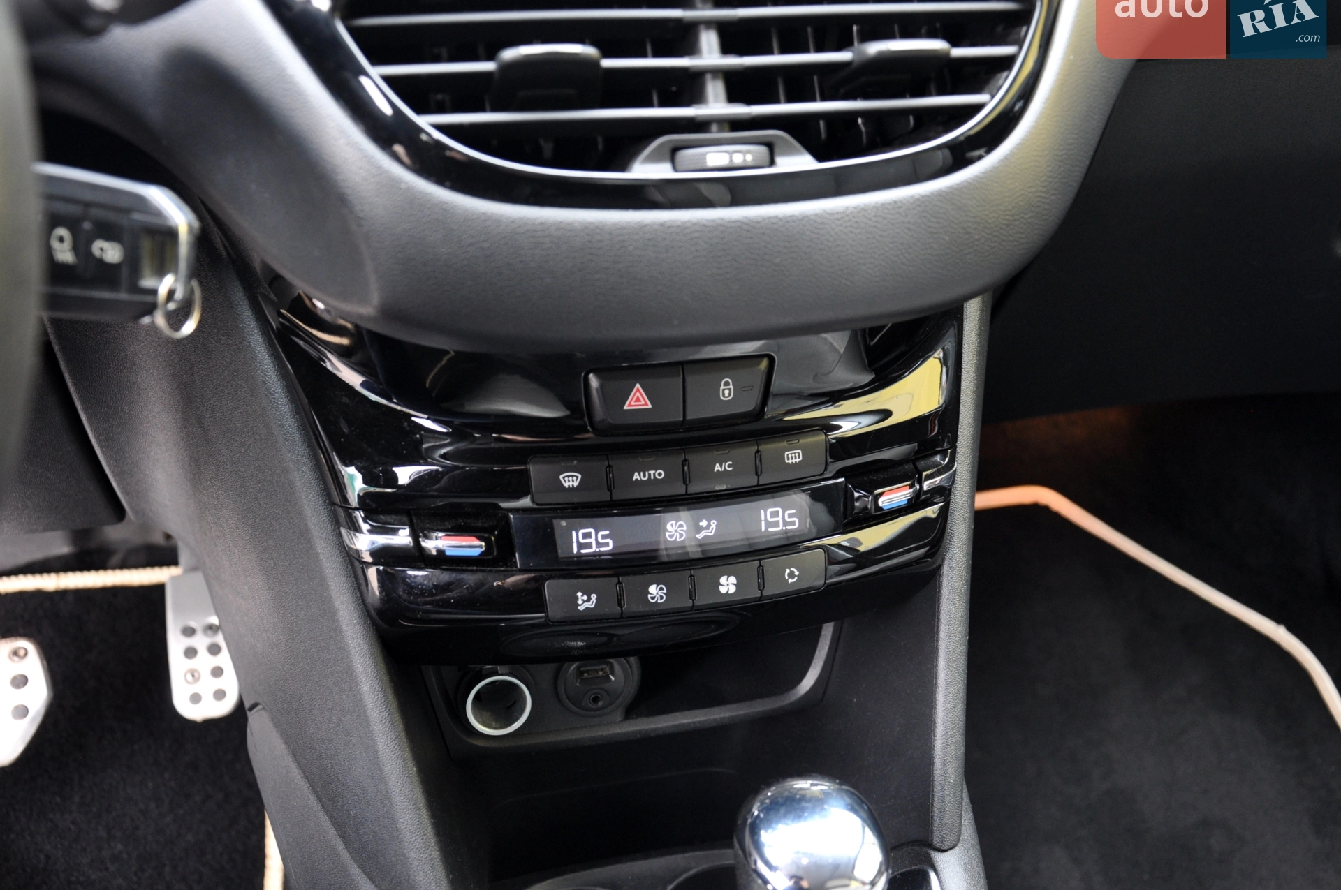 2014 Peugeot 208 - мініатюра 34
