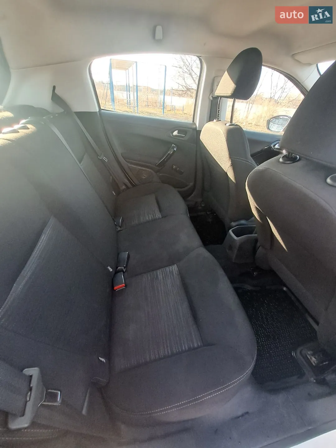 2013 Peugeot 208 - мініатюра 10