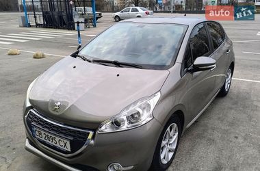 Хэтчбек Peugeot 208 2013 в Чернигове