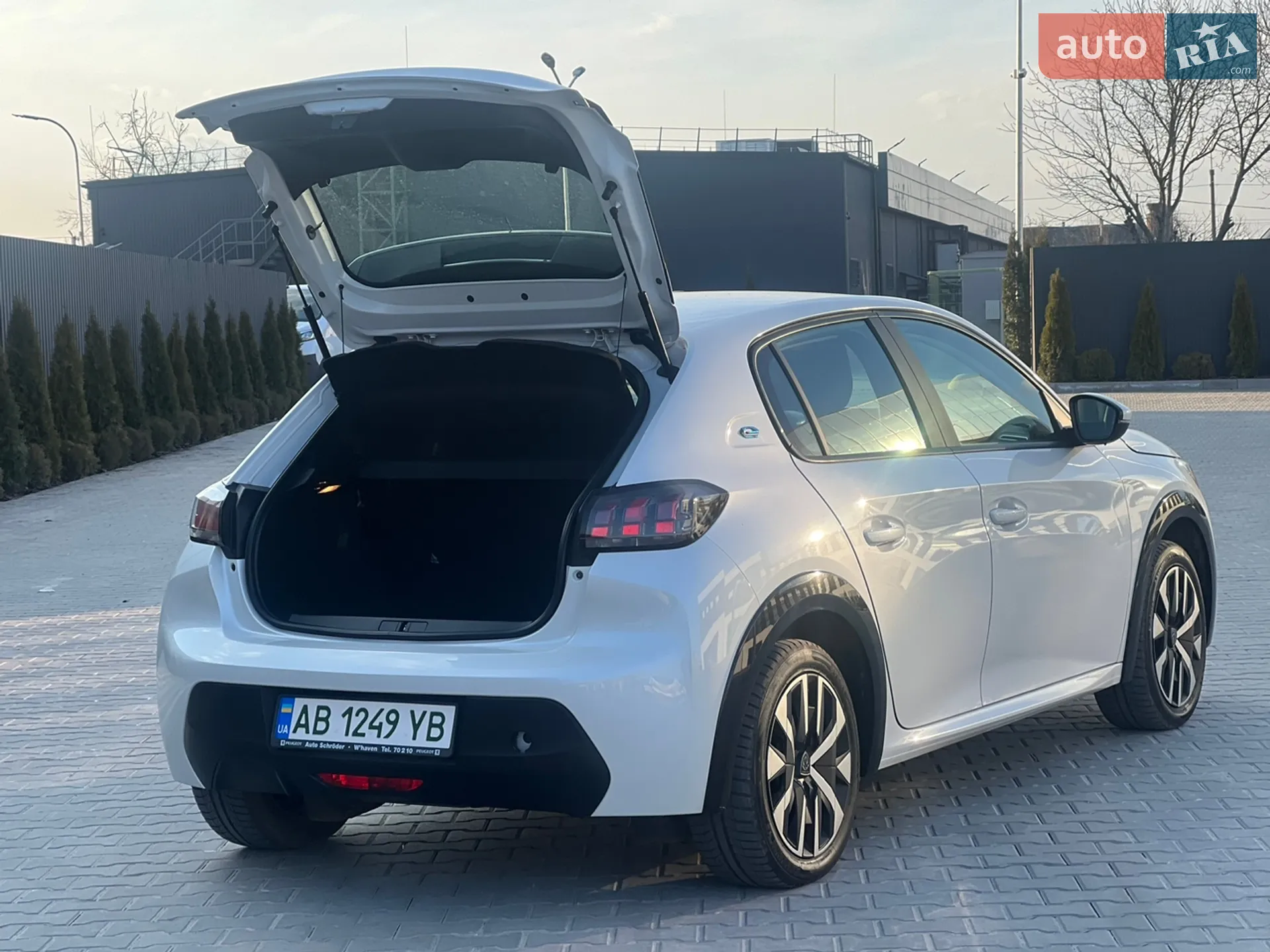 Peugeot 208 2021 VIN VR3UHZKXZMT013660 фото оголошення 24 з 33
