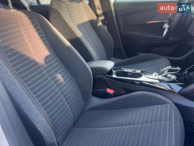 Peugeot 208 2021 VIN VR3UHZKXZMT013660 фото оголошення 31 з 68