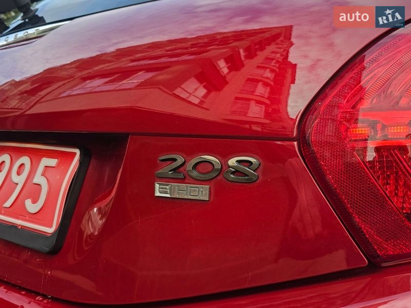 Хетчбек Peugeot 208 2012 в Івано-Франківську