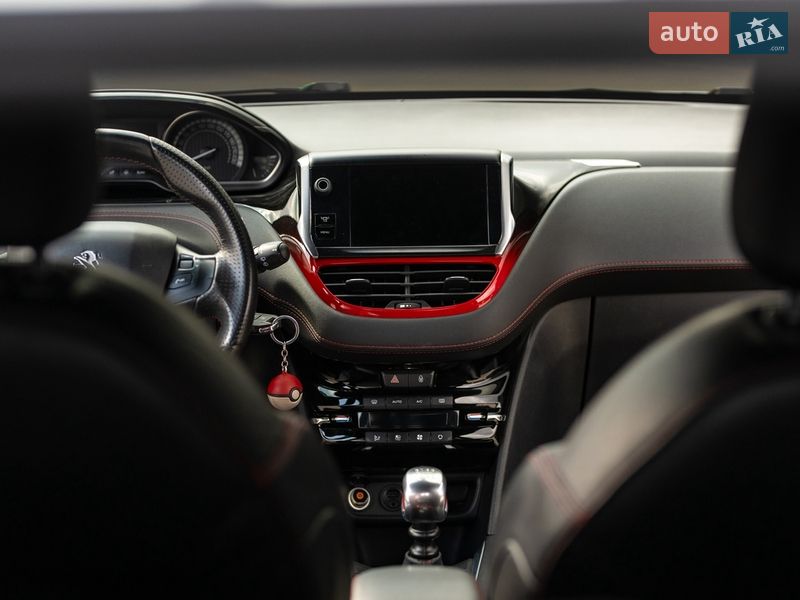 Хэтчбек Peugeot 208 2013 в Львове