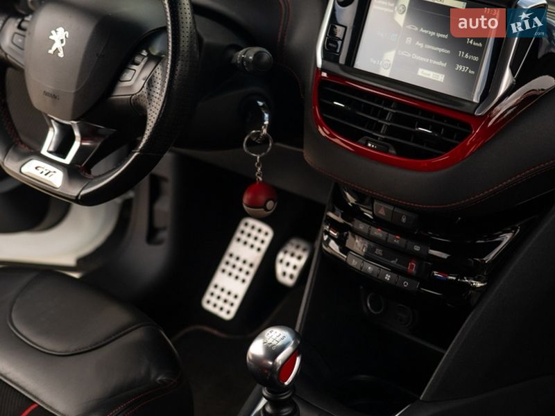 Хэтчбек Peugeot 208 2013 в Львове