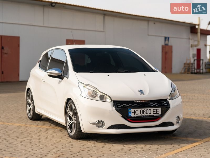 Хэтчбек Peugeot 208 2013 в Львове