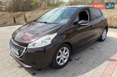 Хэтчбек Peugeot 208 2013 в Ивано-Франковске