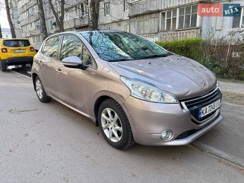 Peugeot 208 2014