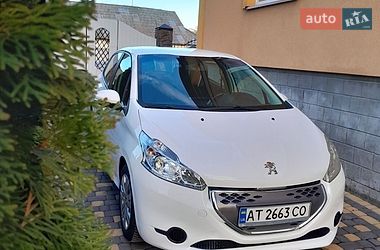 Хетчбек Peugeot 208 2012 в Рогатині