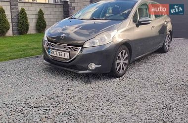 Хэтчбек Peugeot 208 2012 в Ровно