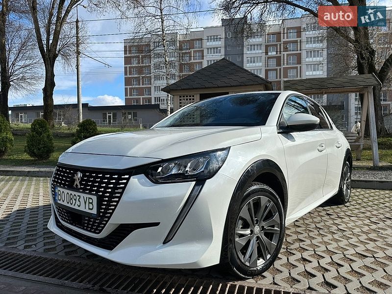 Peugeot 208 2021