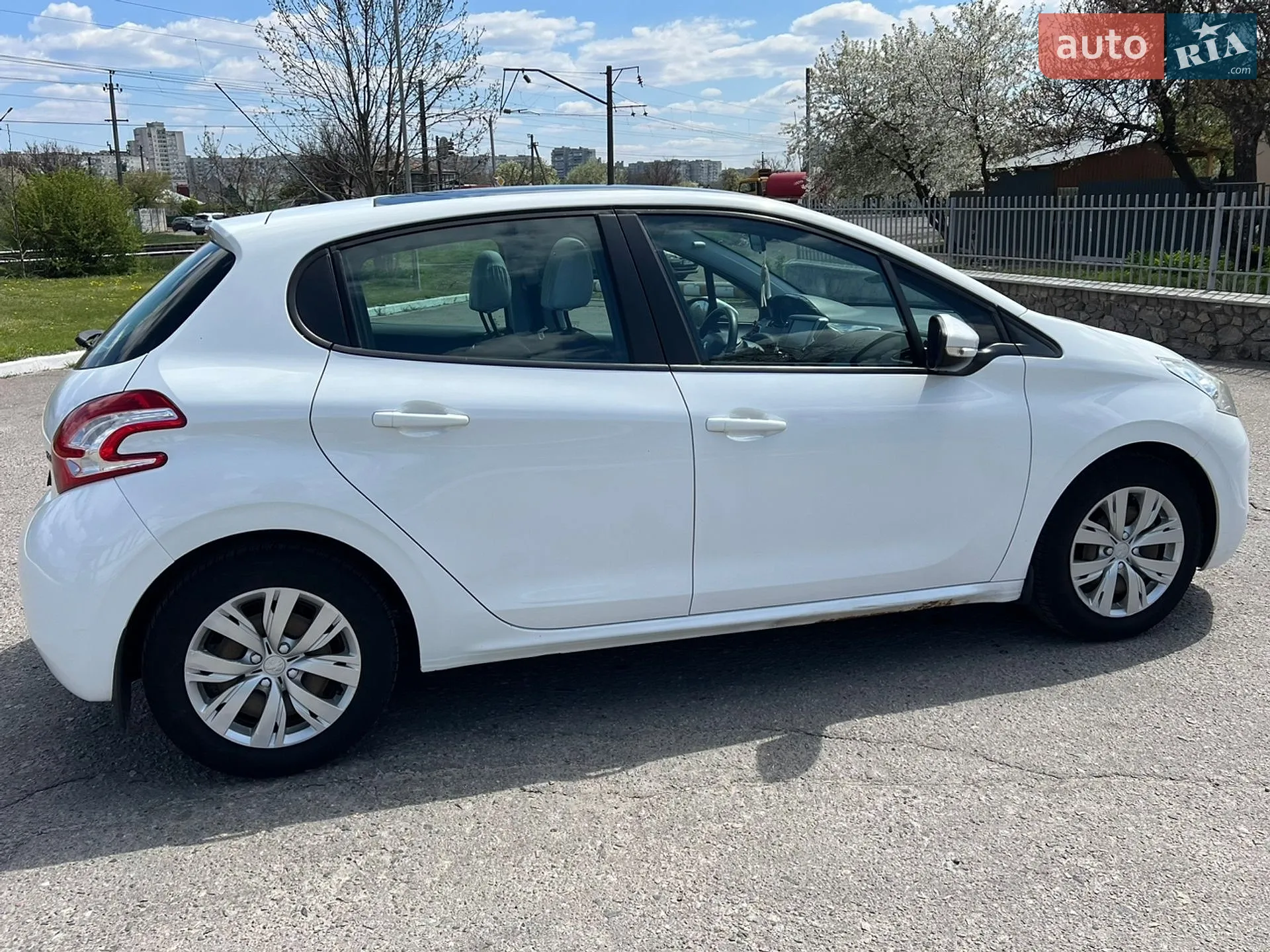 2013 Peugeot 208 - мініатюра 28