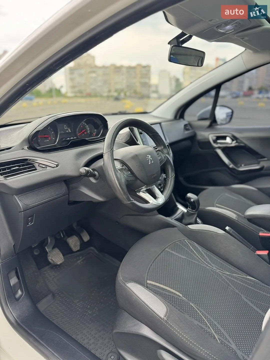 2013 Peugeot 208 - мініатюра 18