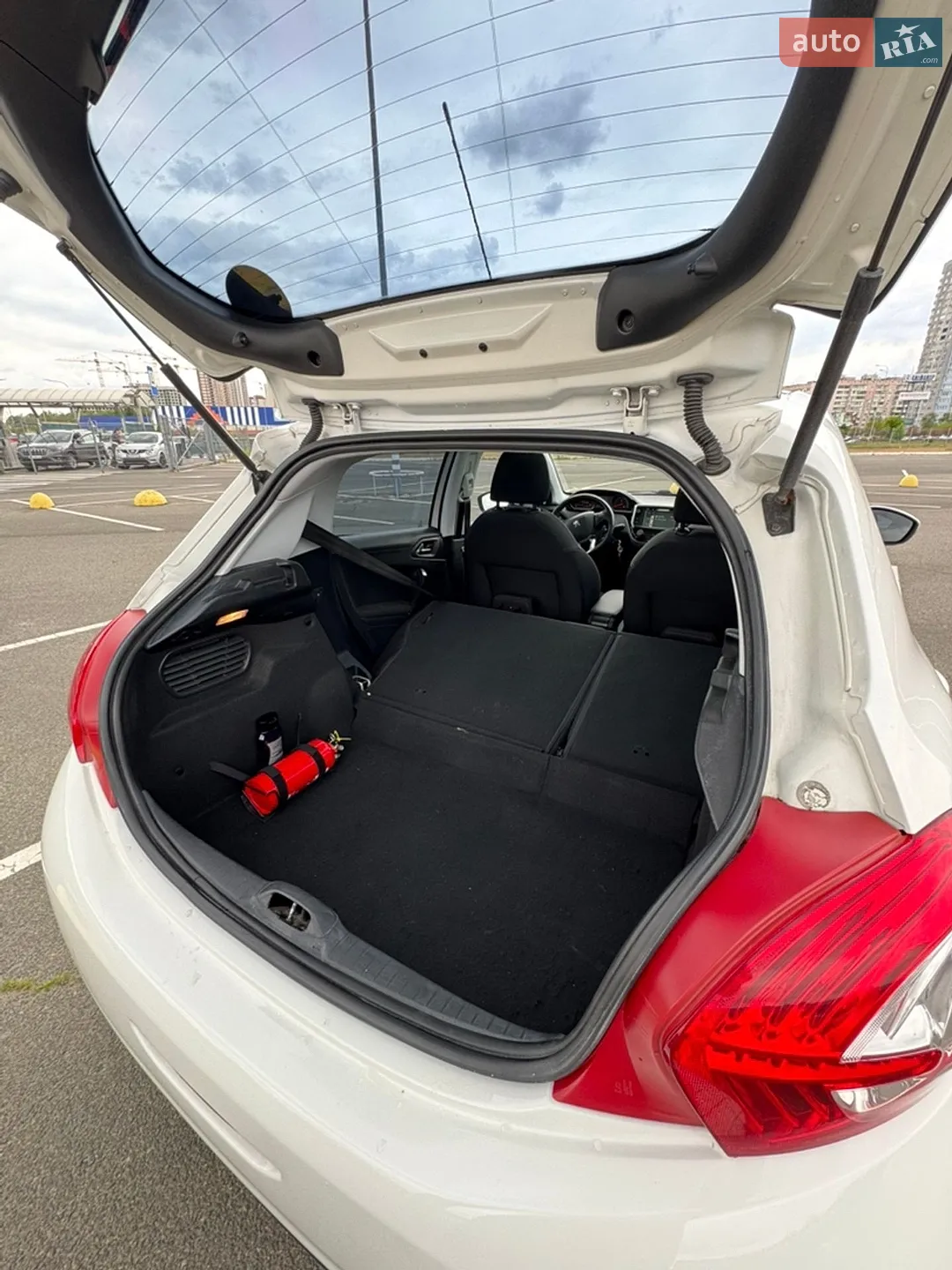 2013 Peugeot 208 - мініатюра 9