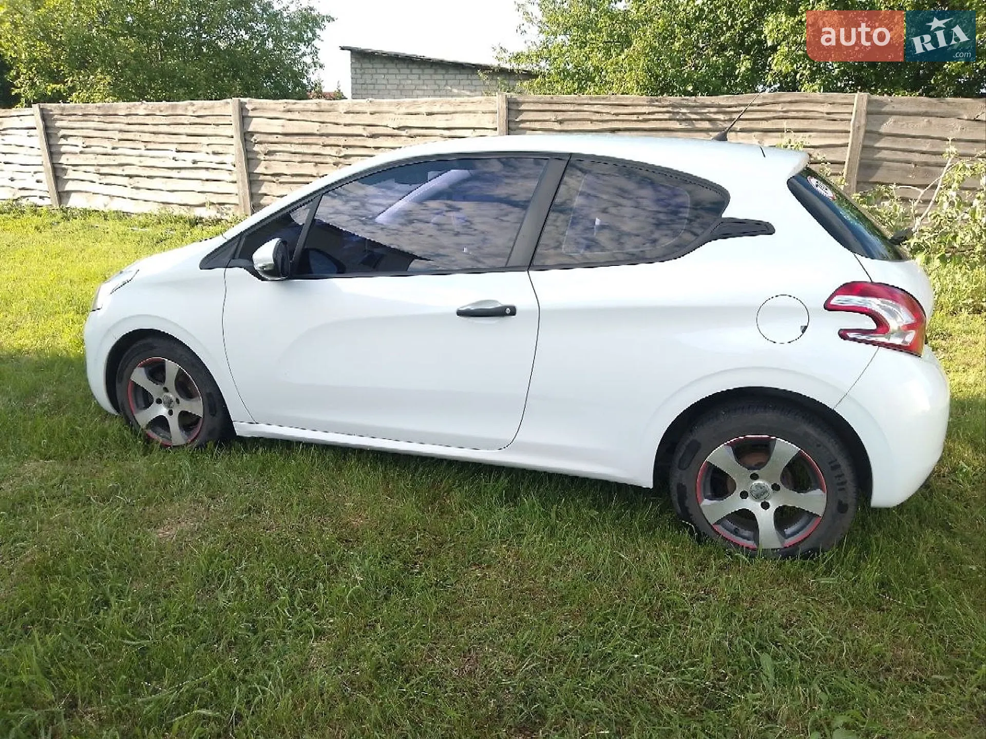 2013 Peugeot 208 - мініатюра 3