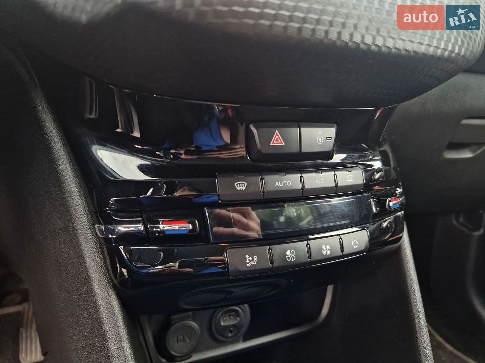 2016 Peugeot 208 - мініатюра 18