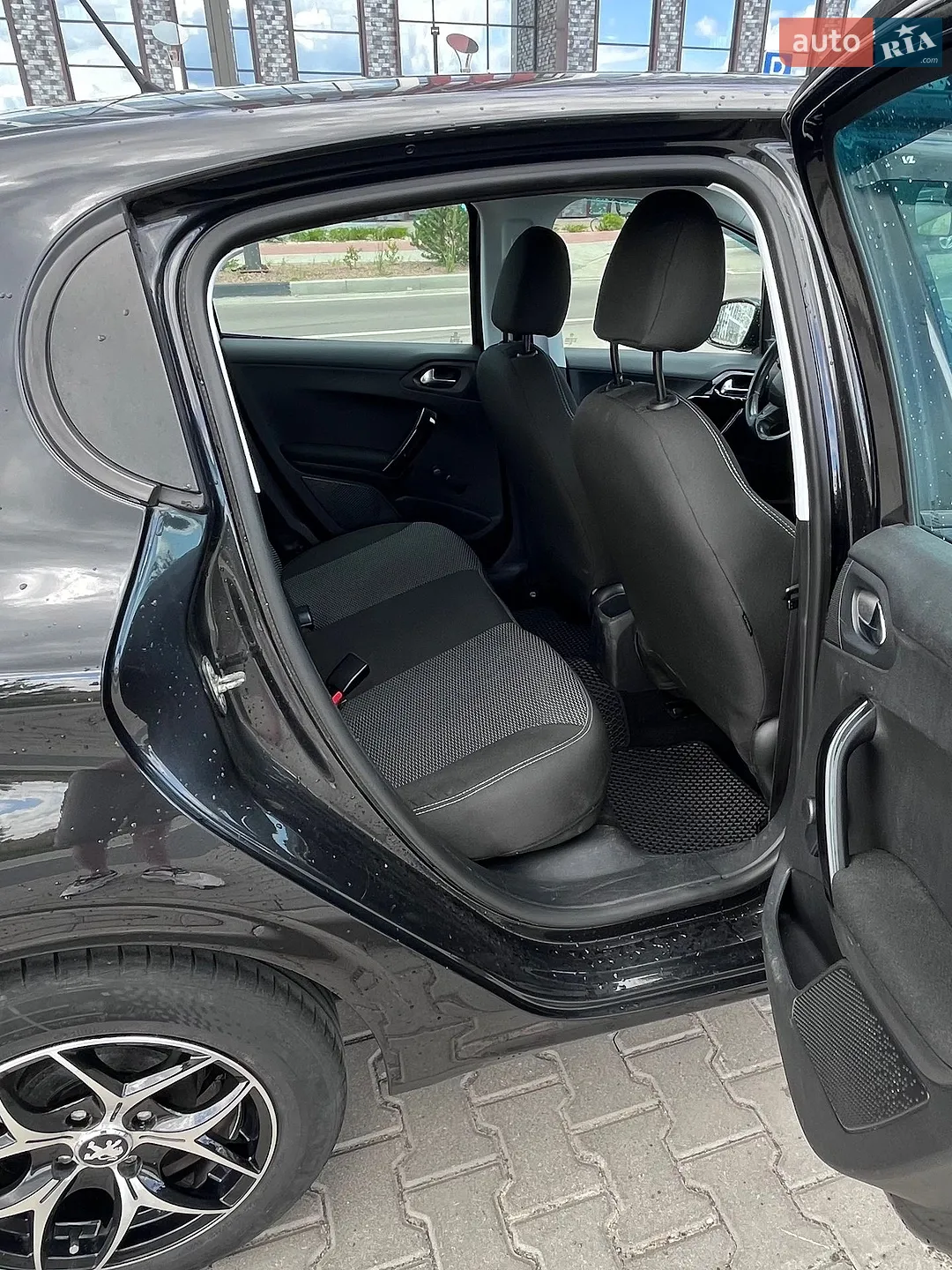 2012 Peugeot 208 - мініатюра 10