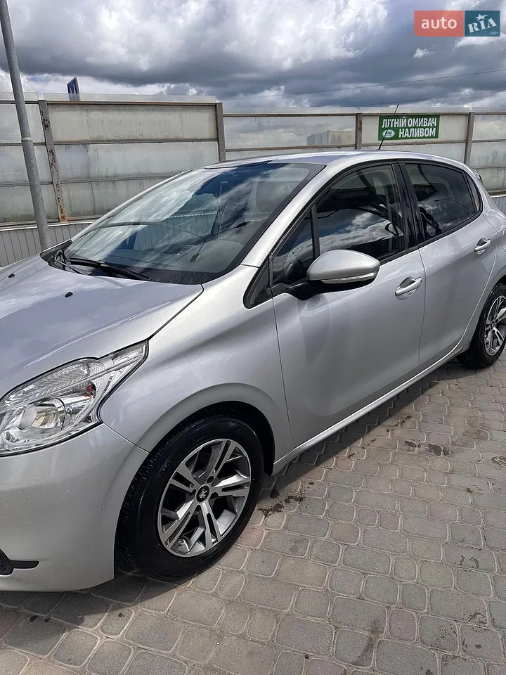 2013 Peugeot 208 - мініатюра 11