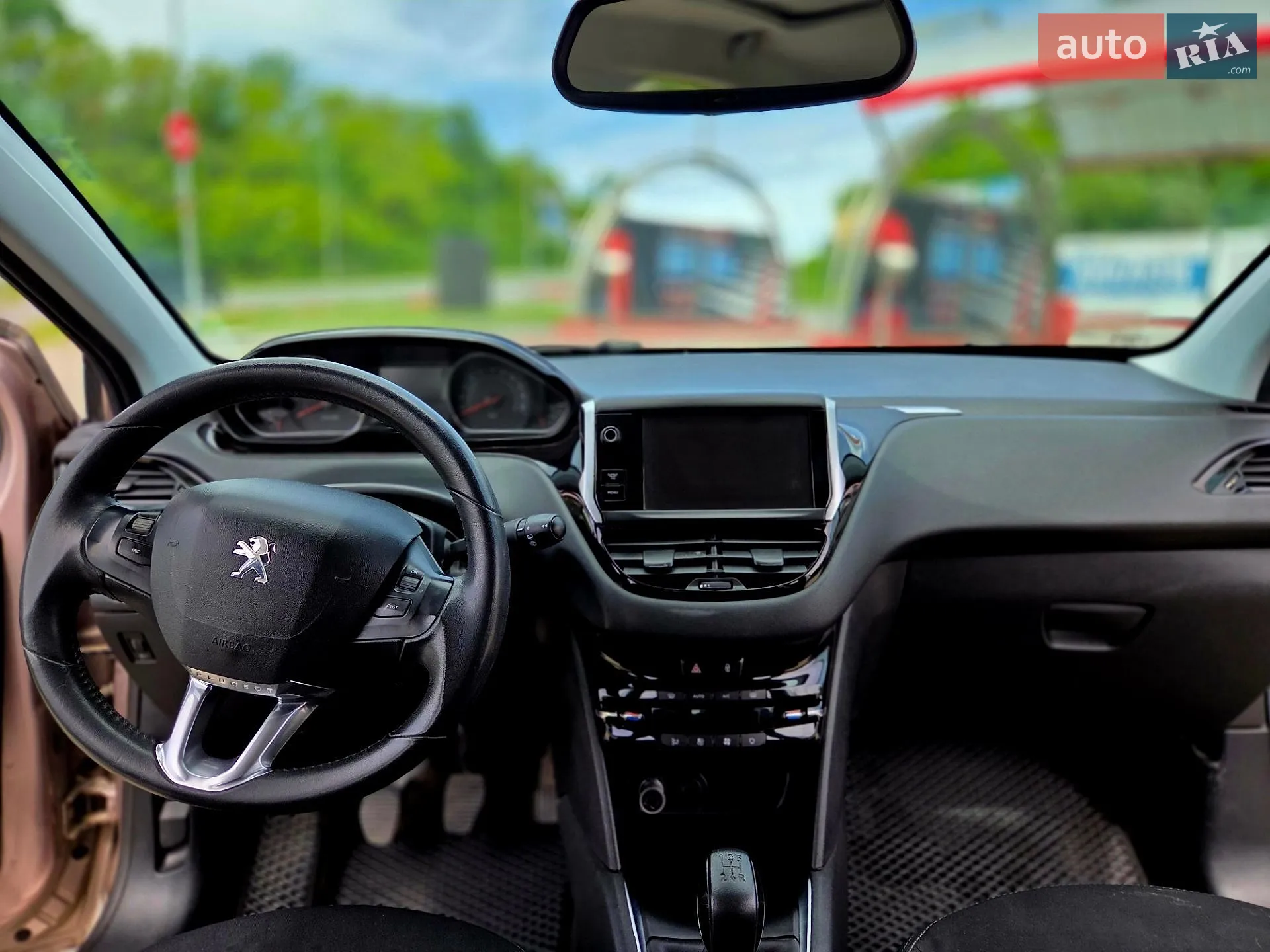 2013 Peugeot 208 - мініатюра 2