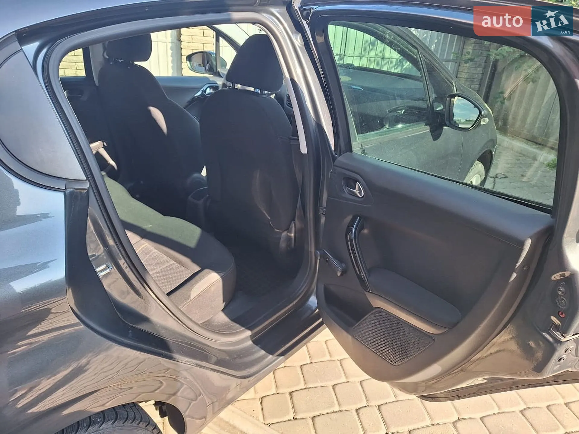 2012 Peugeot 208 - мініатюра 16