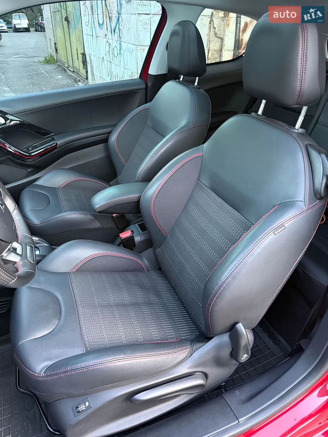 2018 Peugeot 208 - мініатюра 8