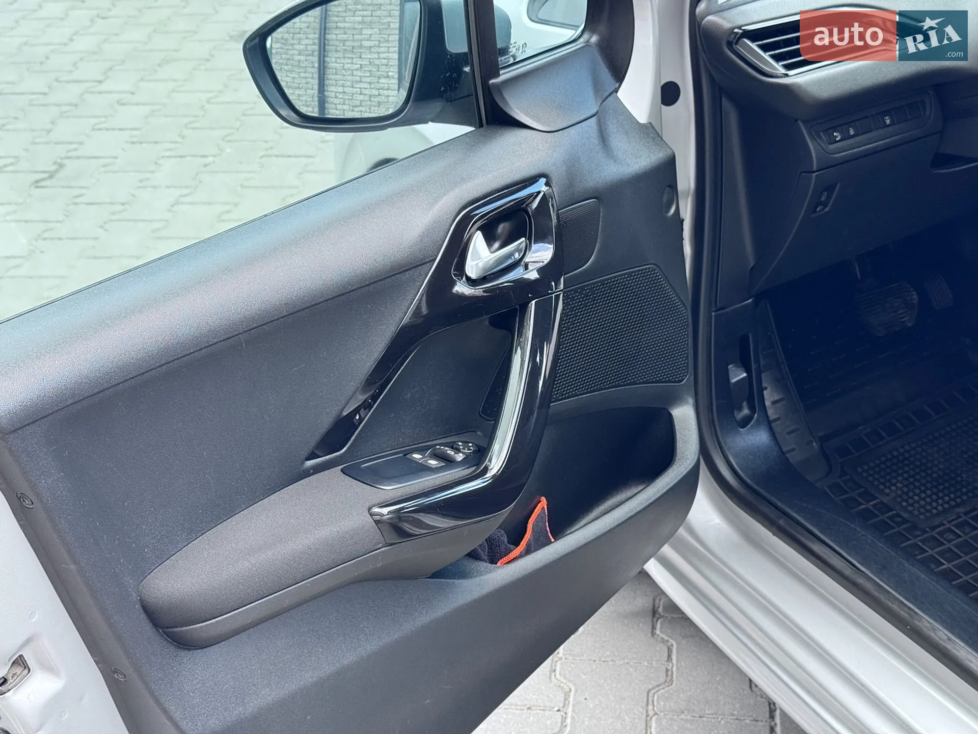 2012 Peugeot 208 - мініатюра 51