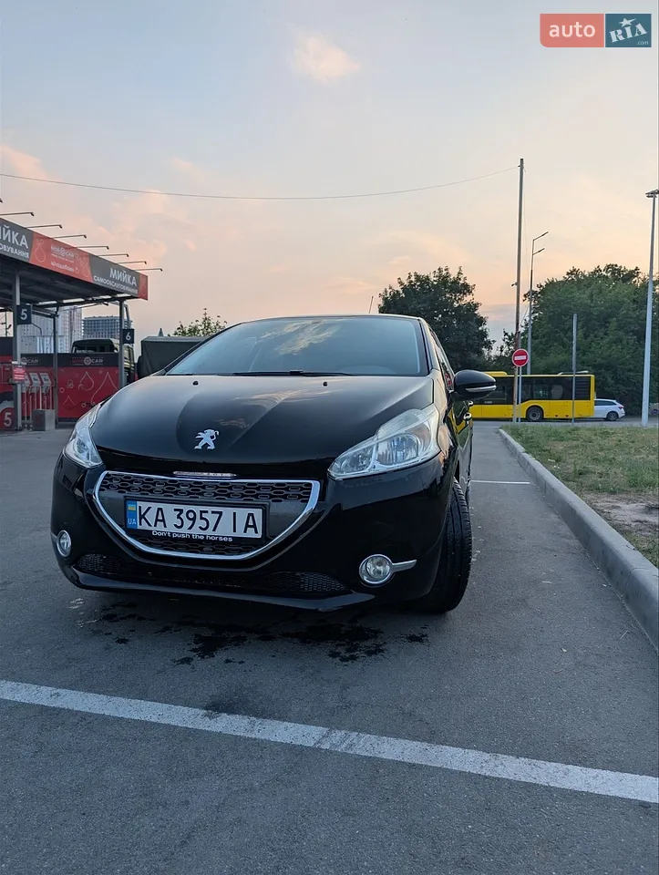 2013 Peugeot 208 - мініатюра 16