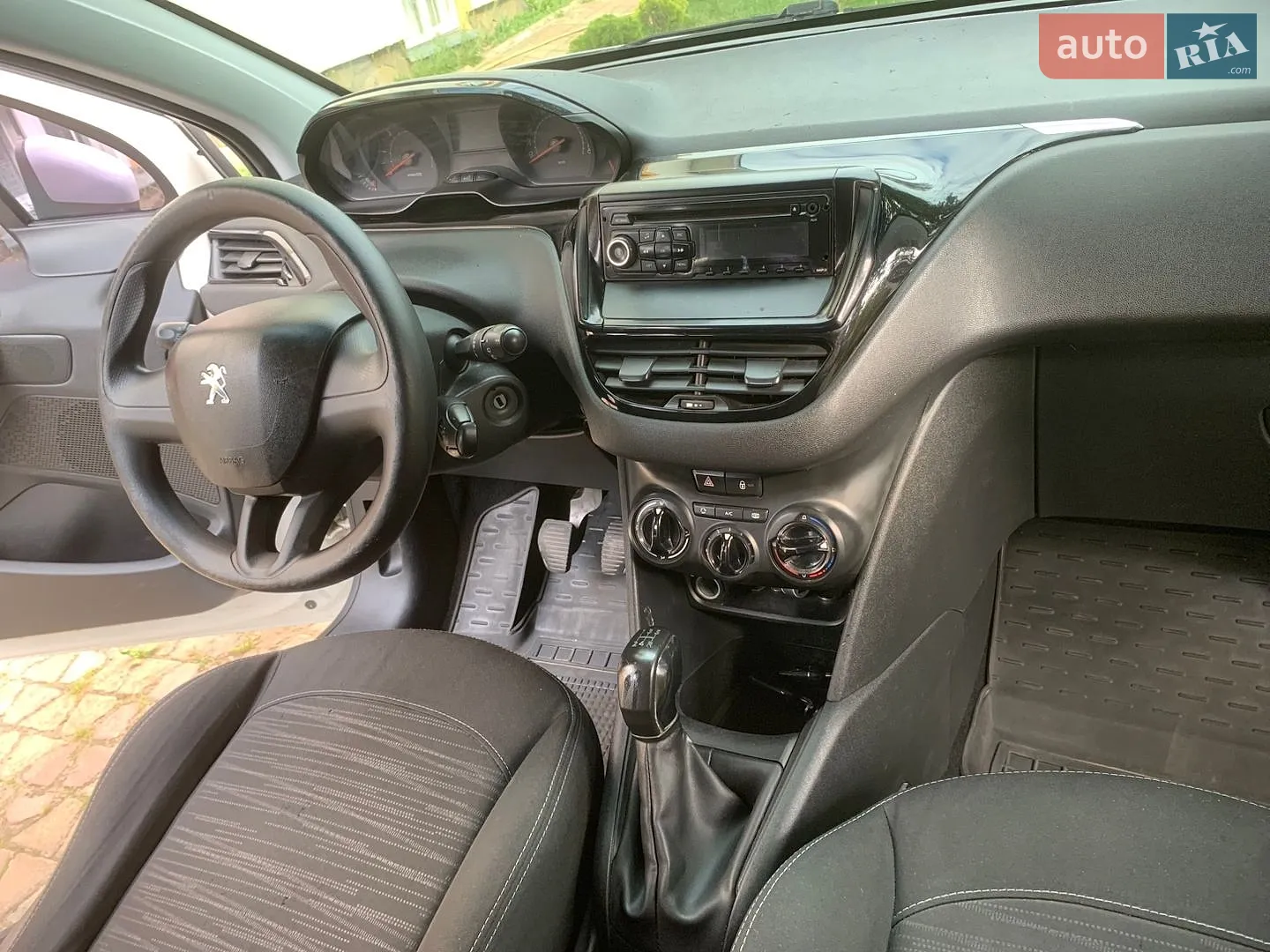 2013 Peugeot 208 - мініатюра 12