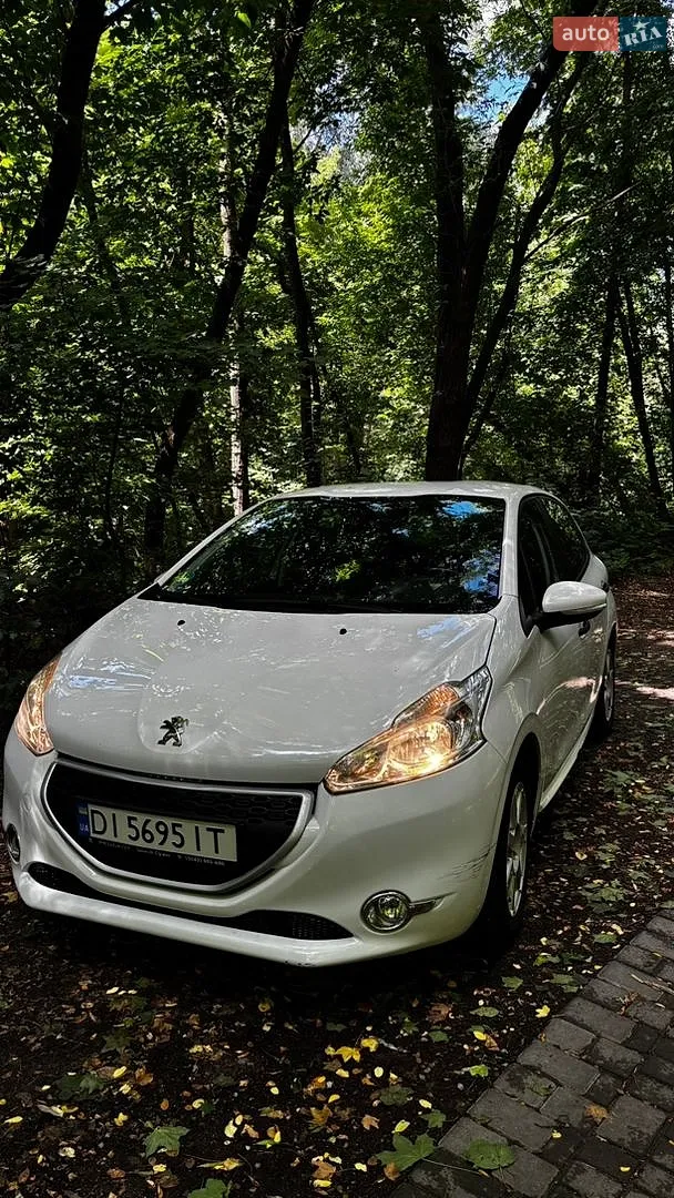 Peugeot 208 2013