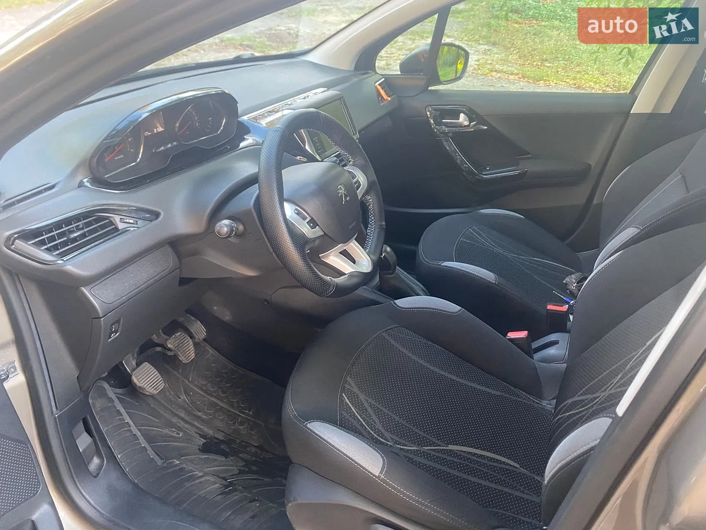2013 Peugeot 208 - мініатюра 16