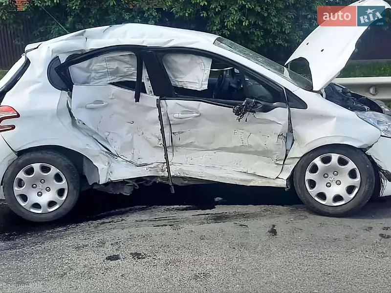 Peugeot 208