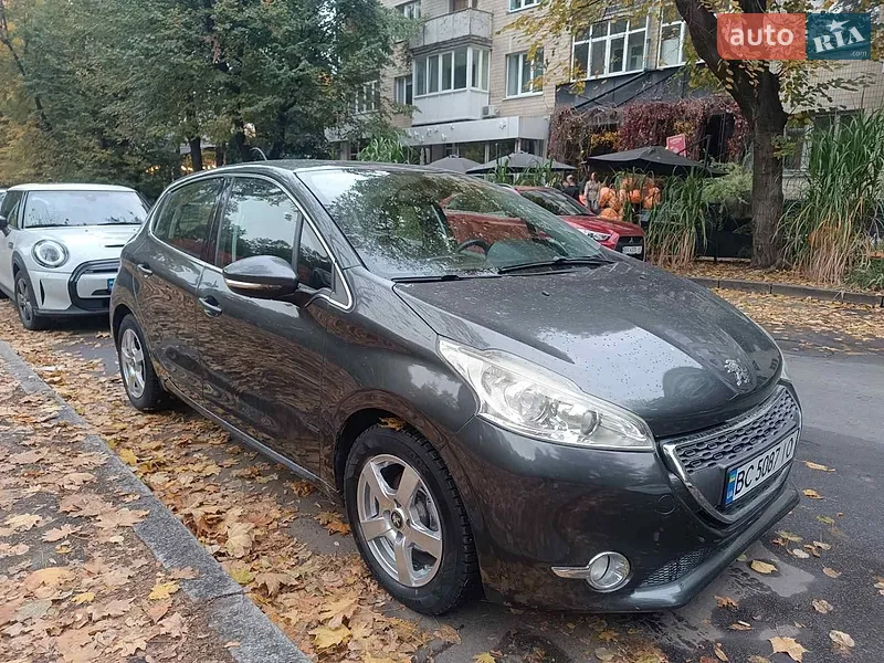 Peugeot 208