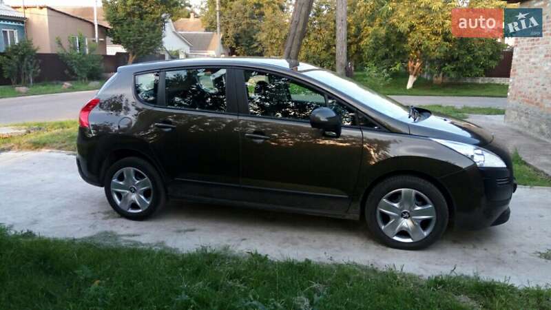 Позашляховик / Кросовер Peugeot 3008 2011 в Прилуках