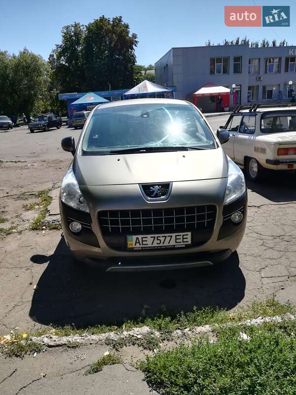 Внедорожник / Кроссовер Peugeot 3008 2013 в Кривом Роге