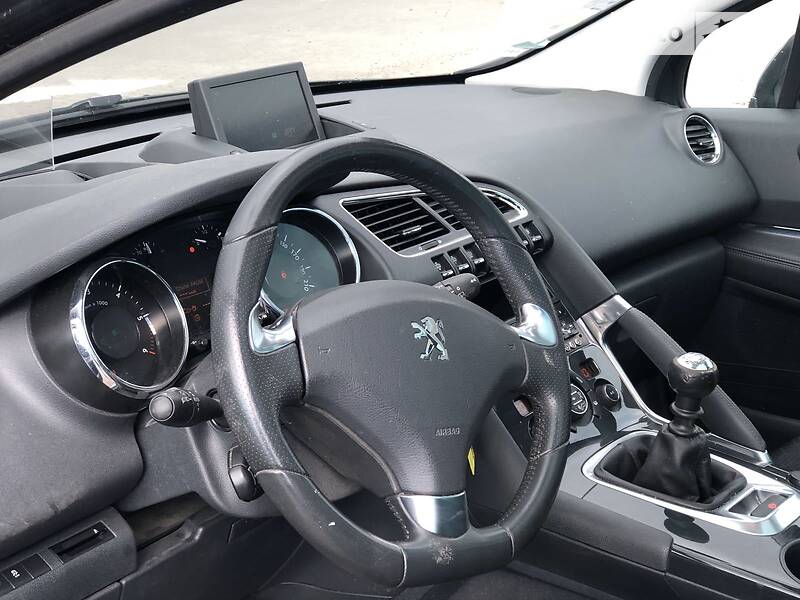 Позашляховик / Кросовер Peugeot 3008 2014 в Львові