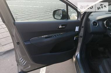Позашляховик / Кросовер Peugeot 3008 2013 в 