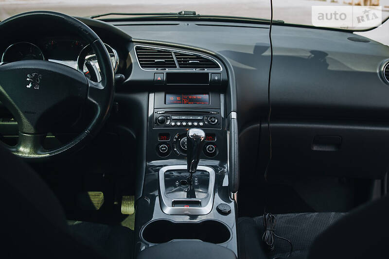 Внедорожник / Кроссовер Peugeot 3008 2011 в Новой Каховке