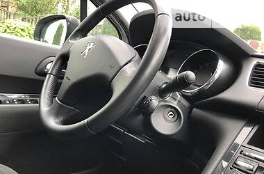 Внедорожник / Кроссовер Peugeot 3008 2015 в Золочеве
