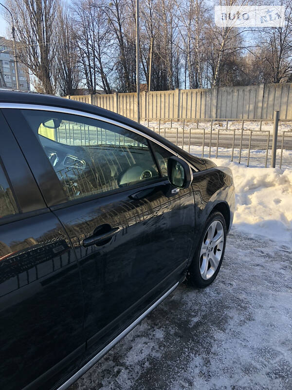 Внедорожник / Кроссовер Peugeot 3008 2010 в Сумах