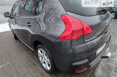 Универсал Peugeot 3008 2013 в Киеве