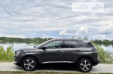 Позашляховик / Кросовер Peugeot 3008 2022 в 