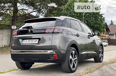 Позашляховик / Кросовер Peugeot 3008 2022 в 