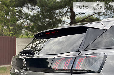 Позашляховик / Кросовер Peugeot 3008 2022 в 