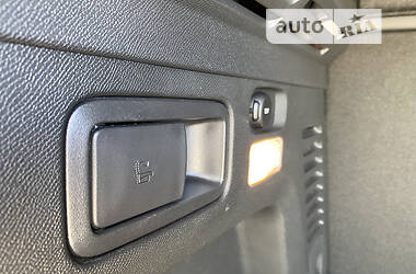Позашляховик / Кросовер Peugeot 3008 2022 в 