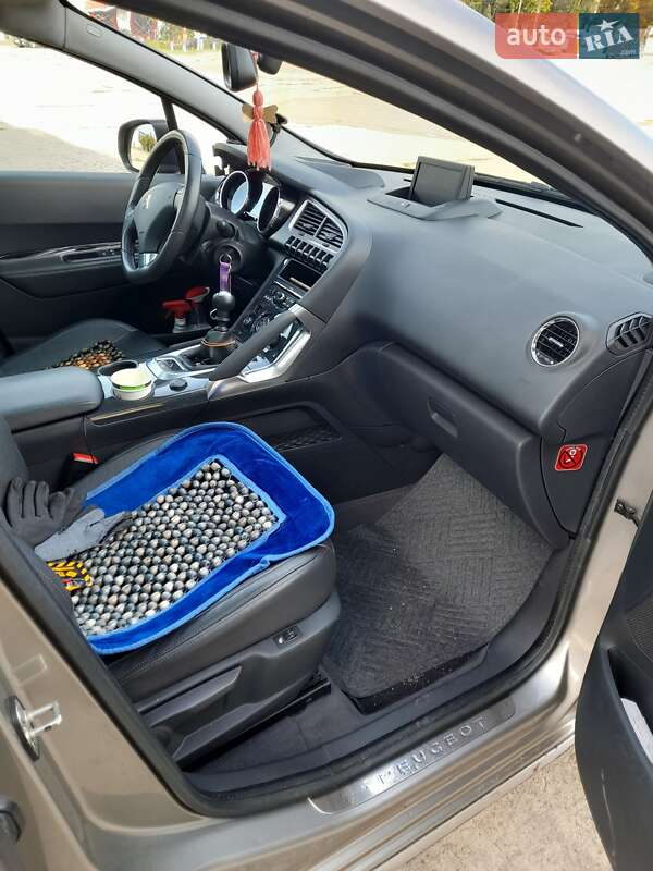 Позашляховик / Кросовер Peugeot 3008 2012 в Ладижині