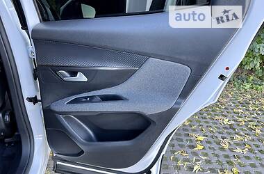 Универсал Peugeot 3008 2021 в 