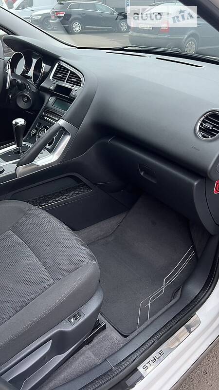 Універсал Peugeot 3008 2013 в Луцьку