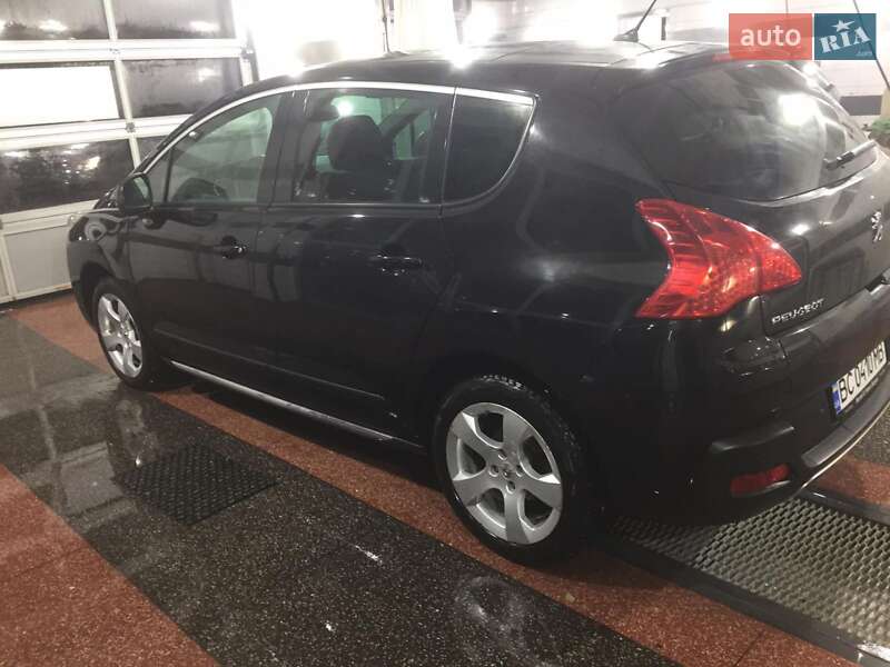 Позашляховик / Кросовер Peugeot 3008 2010 в Львові