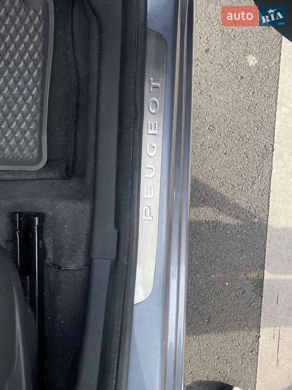 Позашляховик / Кросовер Peugeot 3008 2011 в Кагарлику